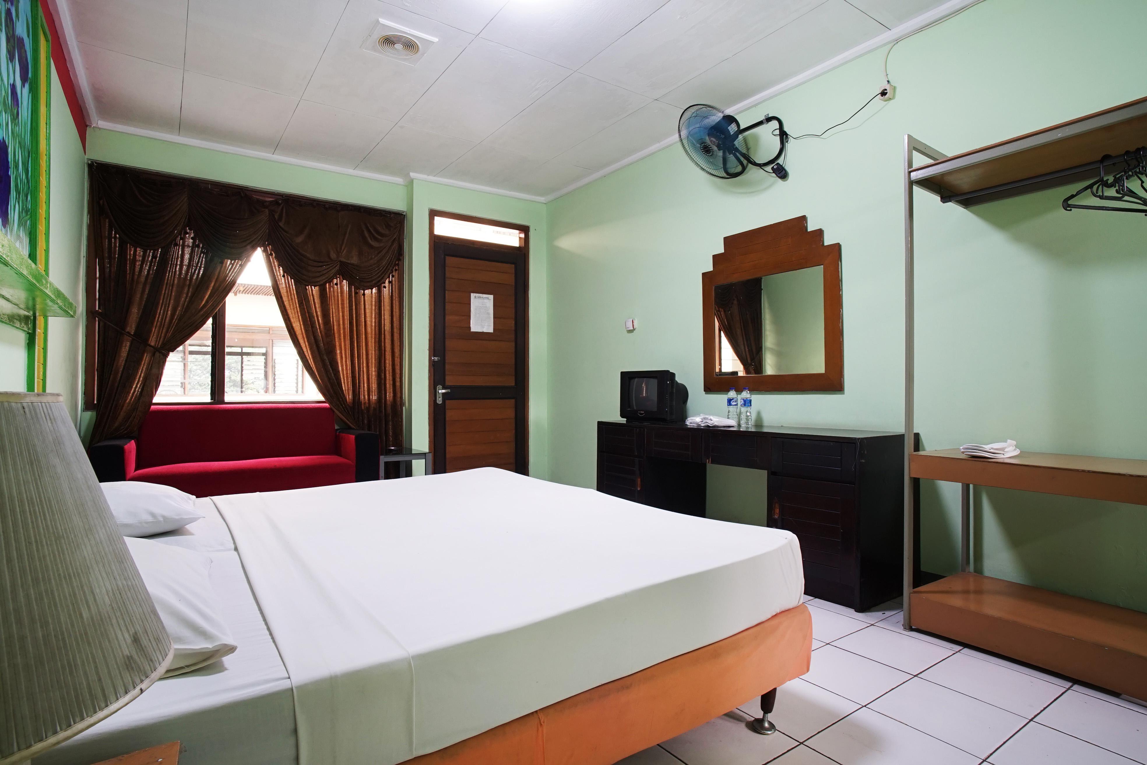 Hotel Bandung Permai Экстерьер фото